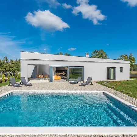 F Villa Gajana